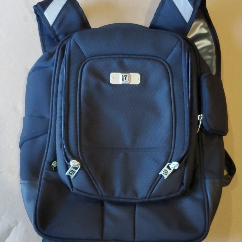 FUL two in one Macbook and IPad computer backpack Black